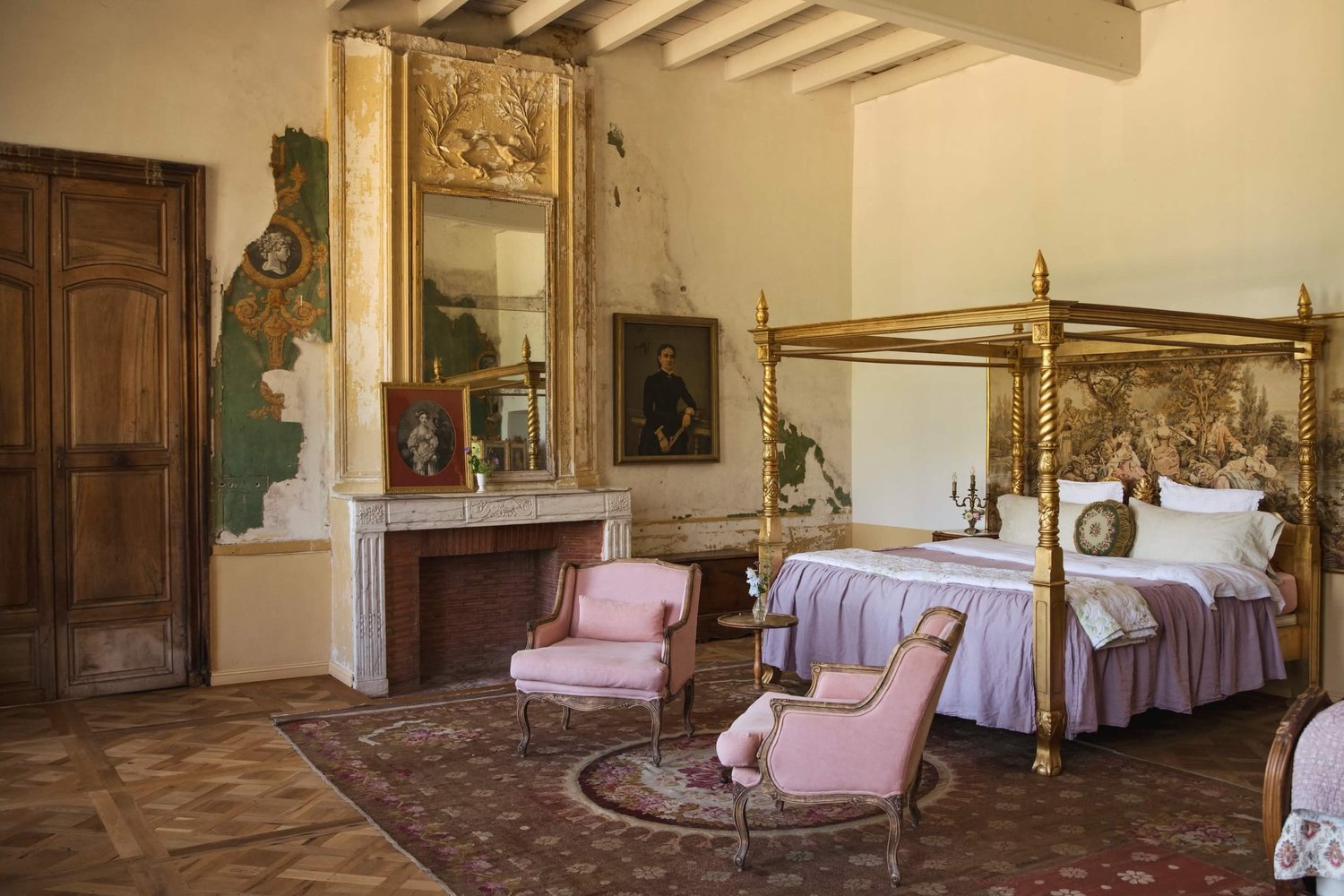 The Gold Suite, the four-poster bed