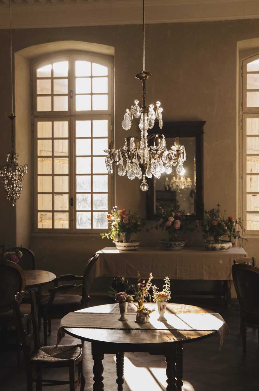 A salon in the morning