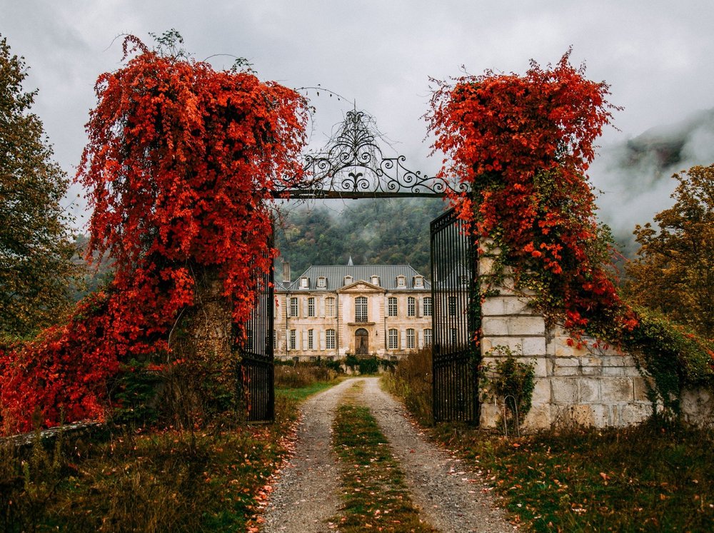 The gates in autumn