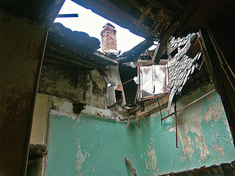 The roof, open to the sky