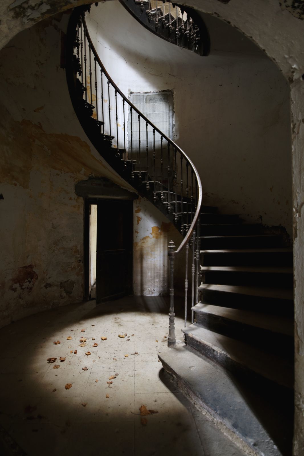 The spiral stair, going down into the dark