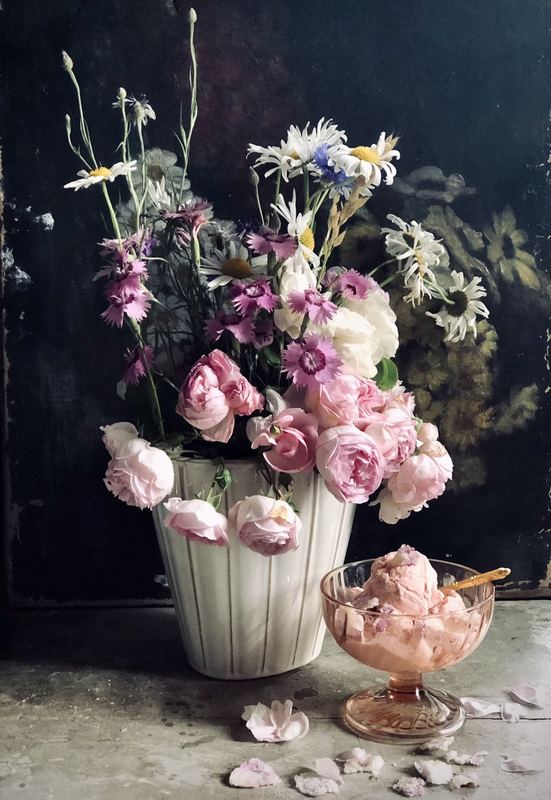 Flowers and meringues