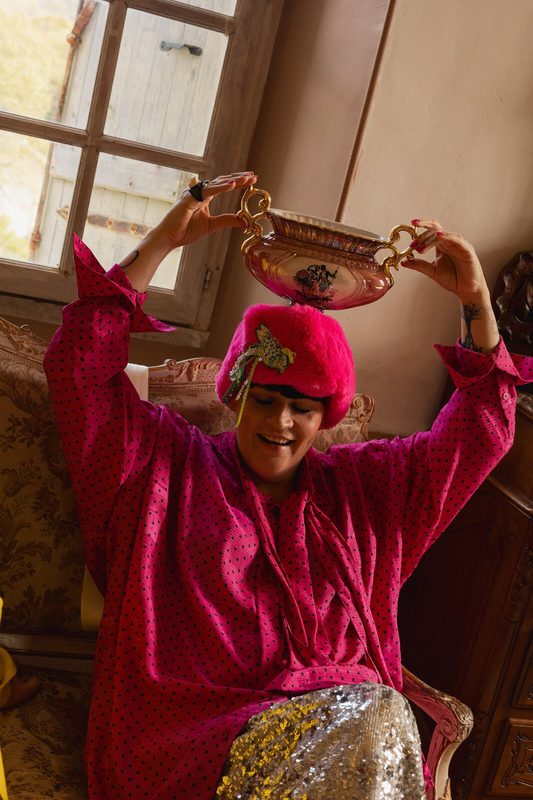 A guest dancing, dressed in pink