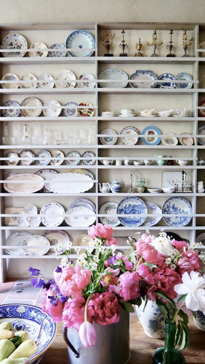 Old china and pink roses