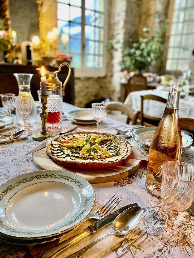 A tart and rosé on the table